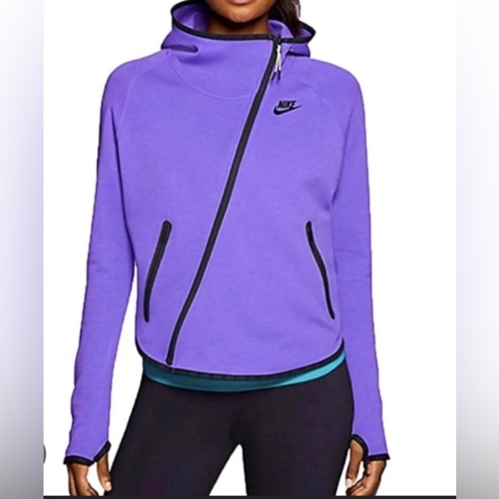Nike Purple Tech Butterfly Women's
Hoodie - Size Medium Color: purple